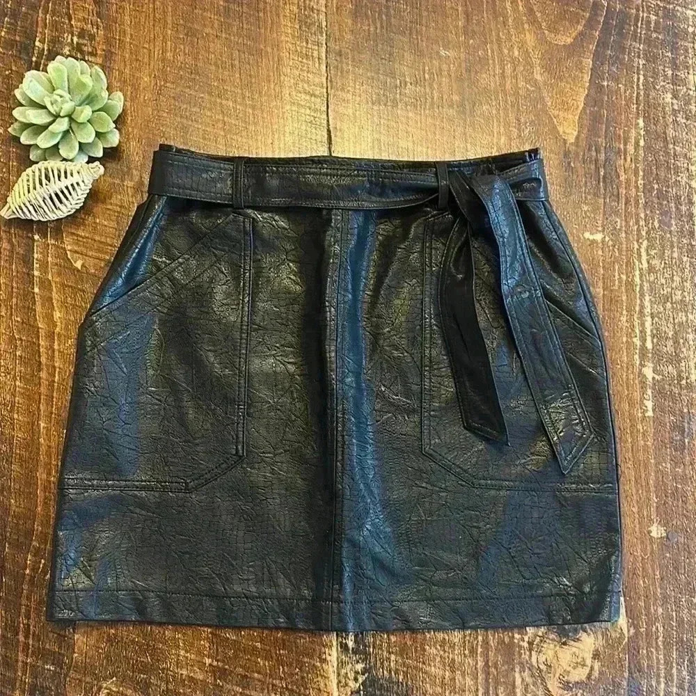 Shinestar | Embossed Faux Leather Mini Skirt - Picture 2 of 5